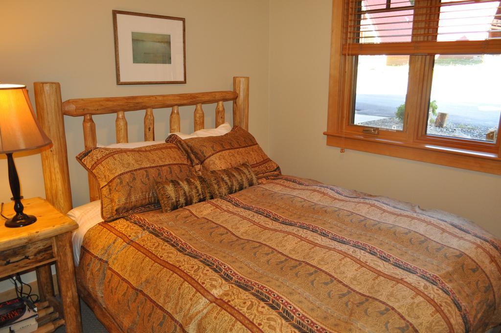 Red Mountain Village Condos Rossland Habitación foto