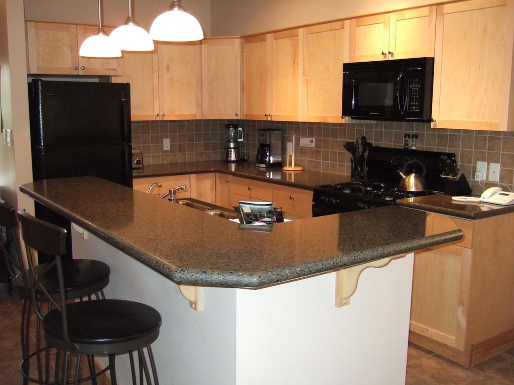 Red Mountain Village Condos Rossland Habitación foto