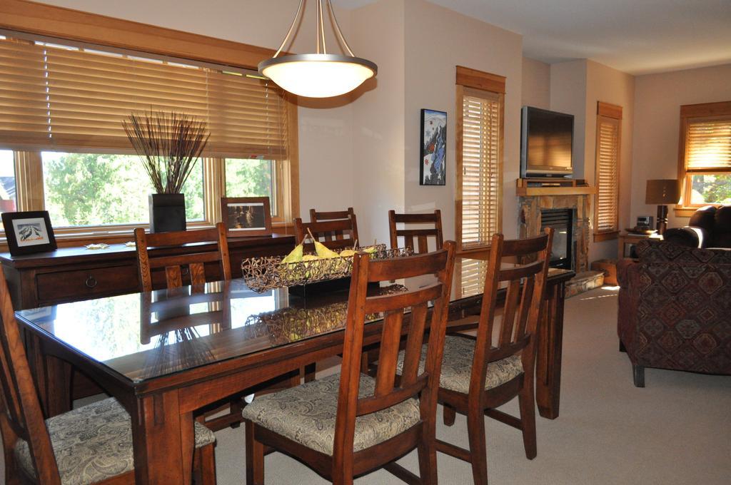 Red Mountain Village Condos Rossland Habitación foto
